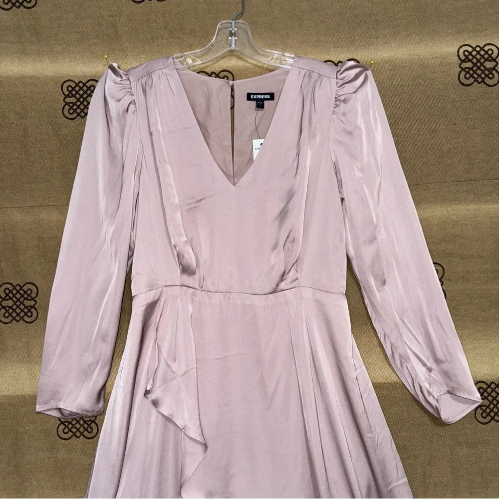 Express NWT! Satin Pink Blushing Mauve Puff Shoulder Midi Dress Size L - Picture 6 of 16
